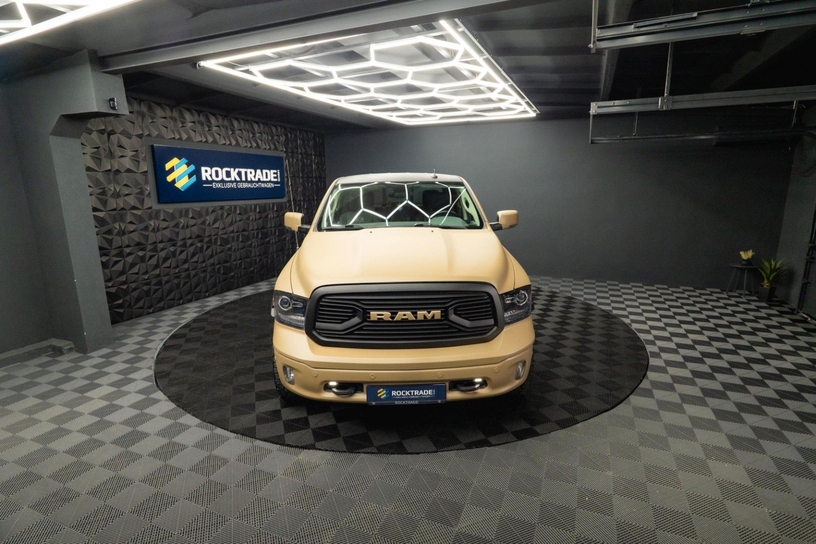 Fahrzeugabbildung Dodge RAM 5.7 V8 HEMI 4x4 OFFROAD RAPTOR LONGBED 19%