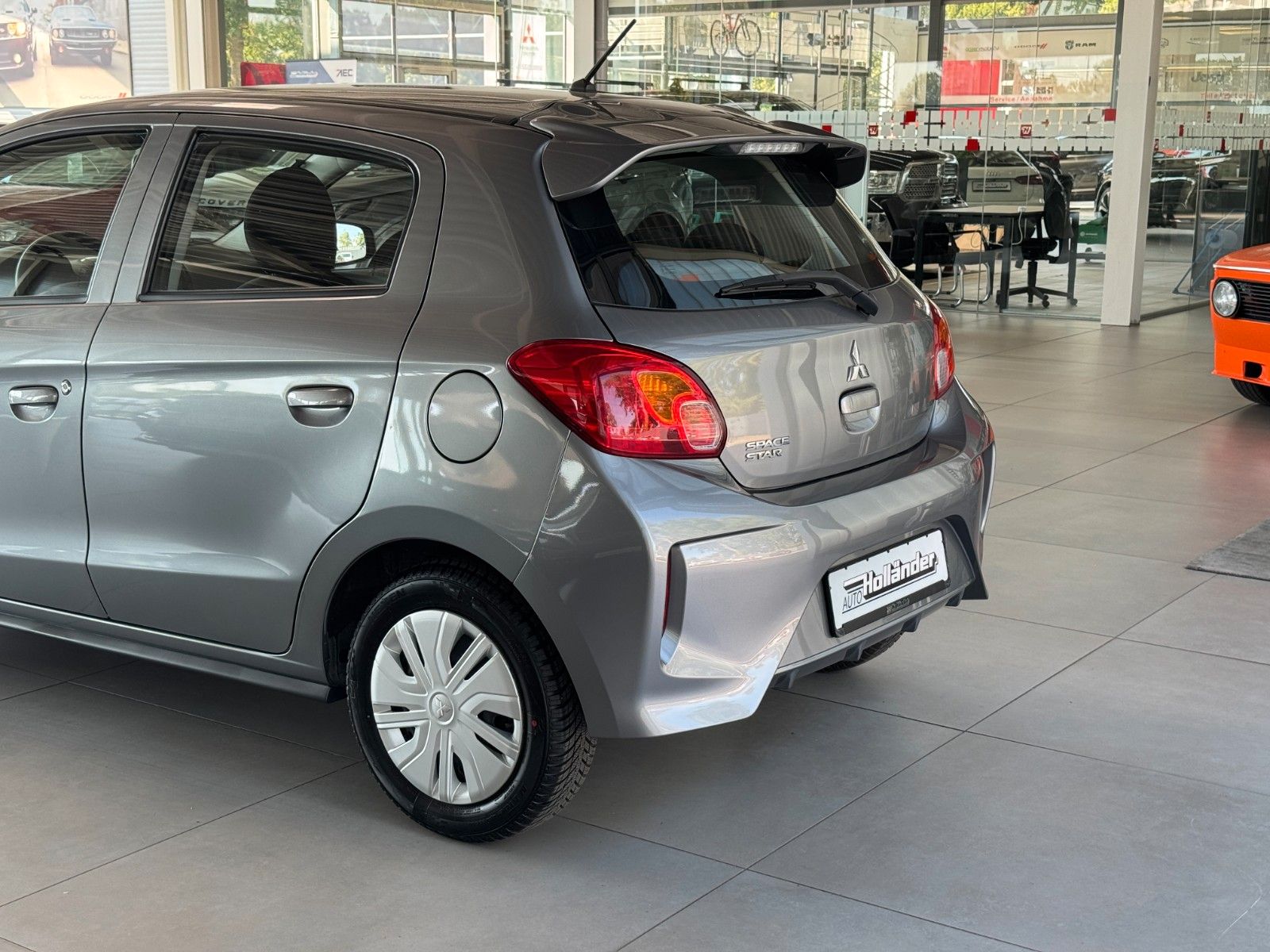 Fahrzeugabbildung Mitsubishi Space Star 1.2 Spirit  "Ganzjahresreifen Klima"