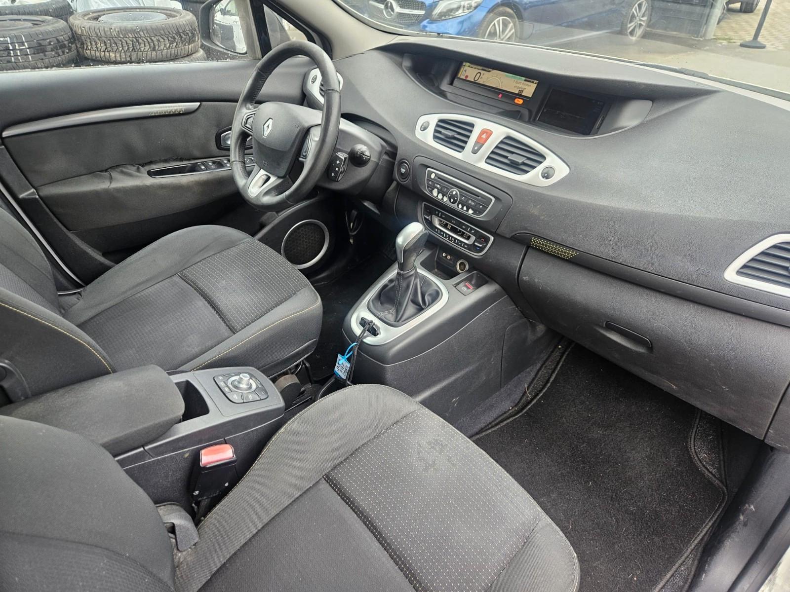 Renault Scenic 2009 — photo 19