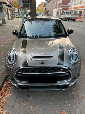 MINI Cooper S aus 12/2019 mit 25.999 KM