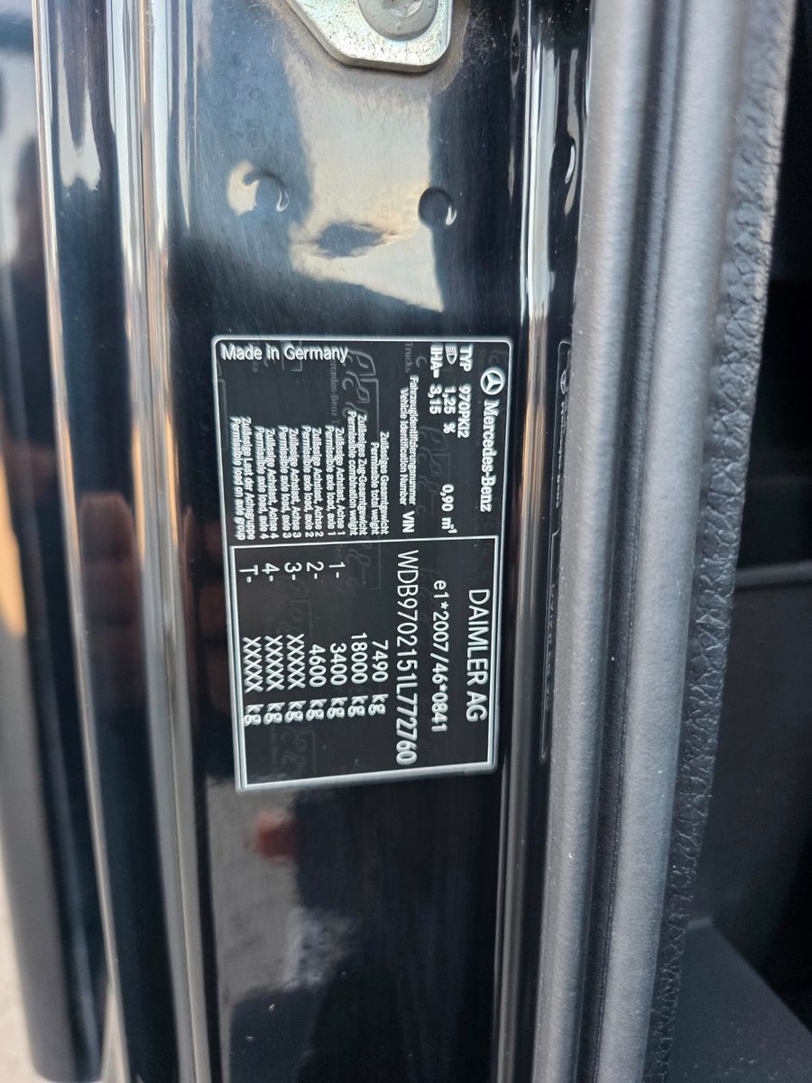Fahrzeugabbildung Mercedes-Benz Atego 818 L Möbelkoffer+LBW Standklima 2x AHK