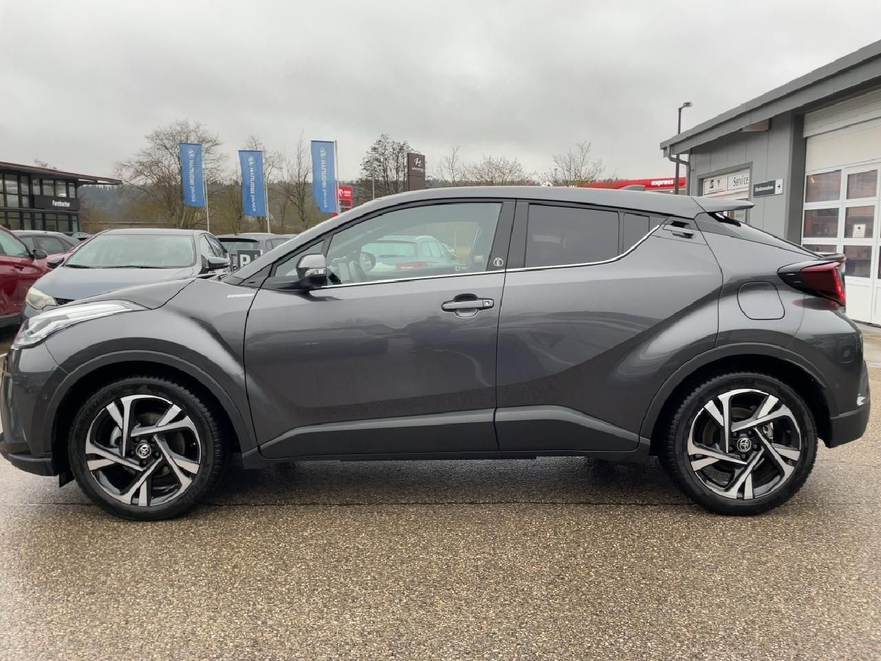 Fahrzeugabbildung Toyota C-HR 2.0 Hybrid Team D + AHK