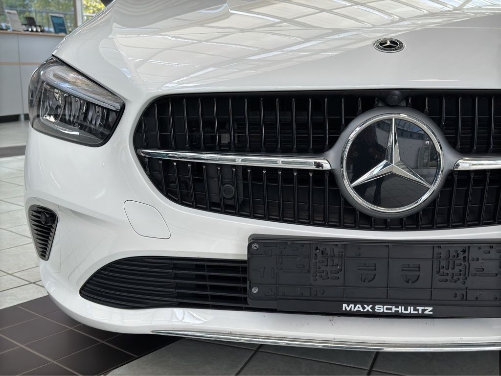 Fahrzeugabbildung Mercedes-Benz B 200 Pano*SD*KeyLess*LED*PDC*ParkAss*SpurH*ACC