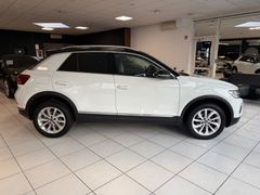 VW T-Roc 1.5 TSI Style DSG LED ACC NAVI AHK MASSAGE