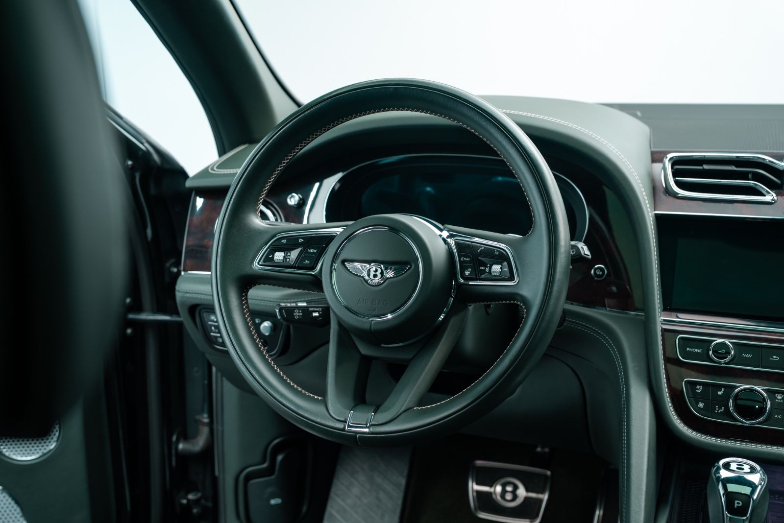 Fahrzeugabbildung Bentley Bentayga V8 FIRST EDITION/NAIM/TOURING SPEC