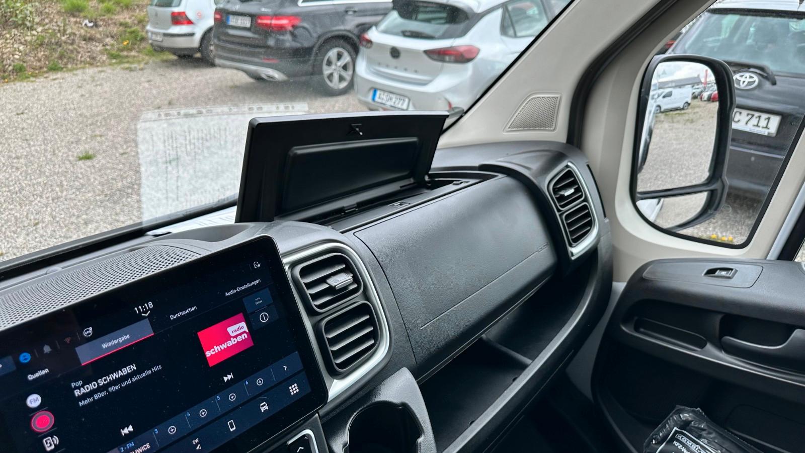 Car Image 26