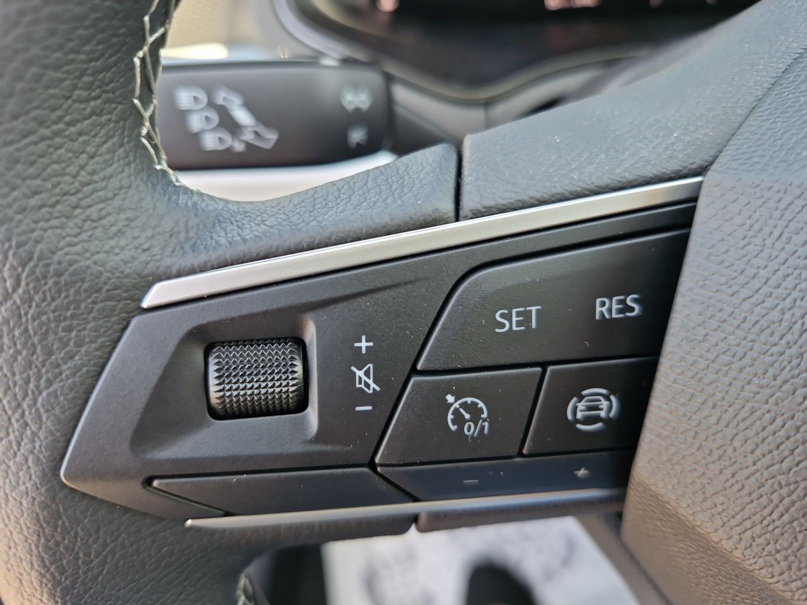 Fahrzeugabbildung SEAT Arona Road Edition 1.0 TSI AHZ LED RFK SH Keyles