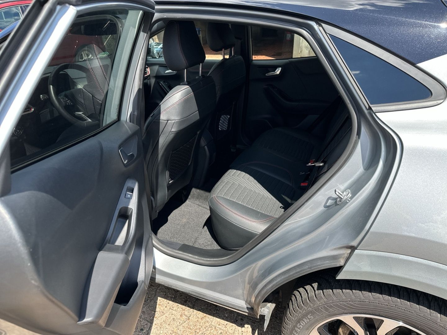 Fahrzeugabbildung Ford Puma ST-Line X 1.0 EcoBoost Mild Hybrid EU6d AHK