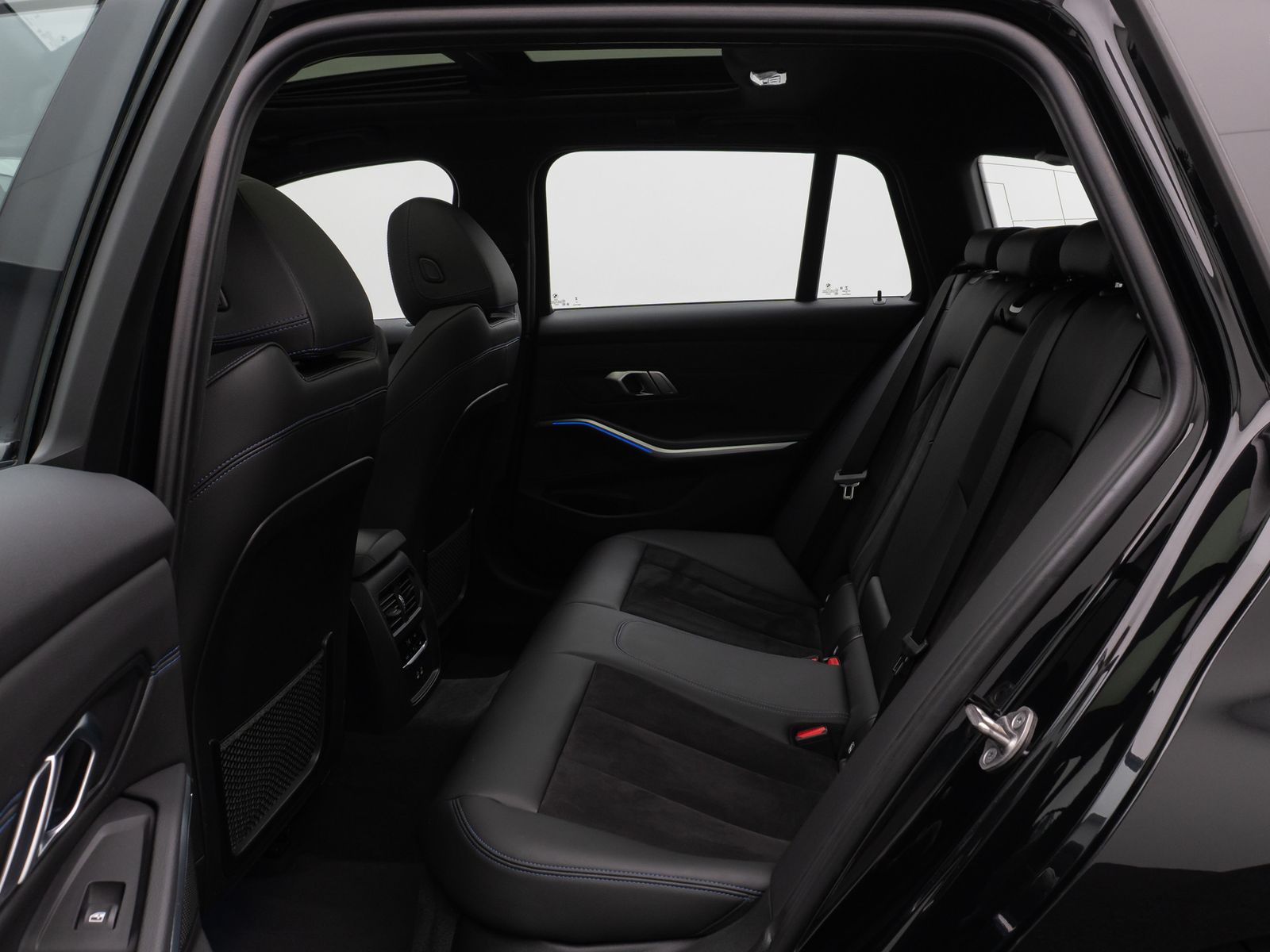 Fahrzeugabbildung BMW 320d M Sport Kamera DAB HiFi Komfort Alarm 19Zol