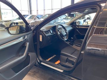 Skoda Octavia Combi Joy *1.HAND*PANO*ACC*NAVI*PDC*