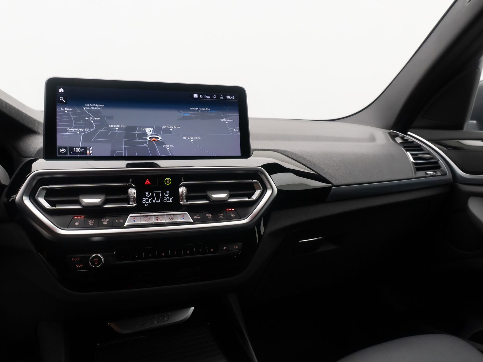 Fahrzeugabbildung BMW X3 xD20d Kamera DAB HiFi AHK Sportsitz Leder 18"