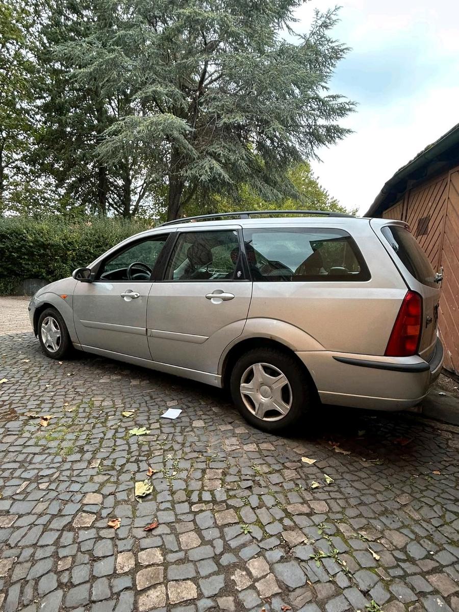 Ford Focus 2004 — photo 8