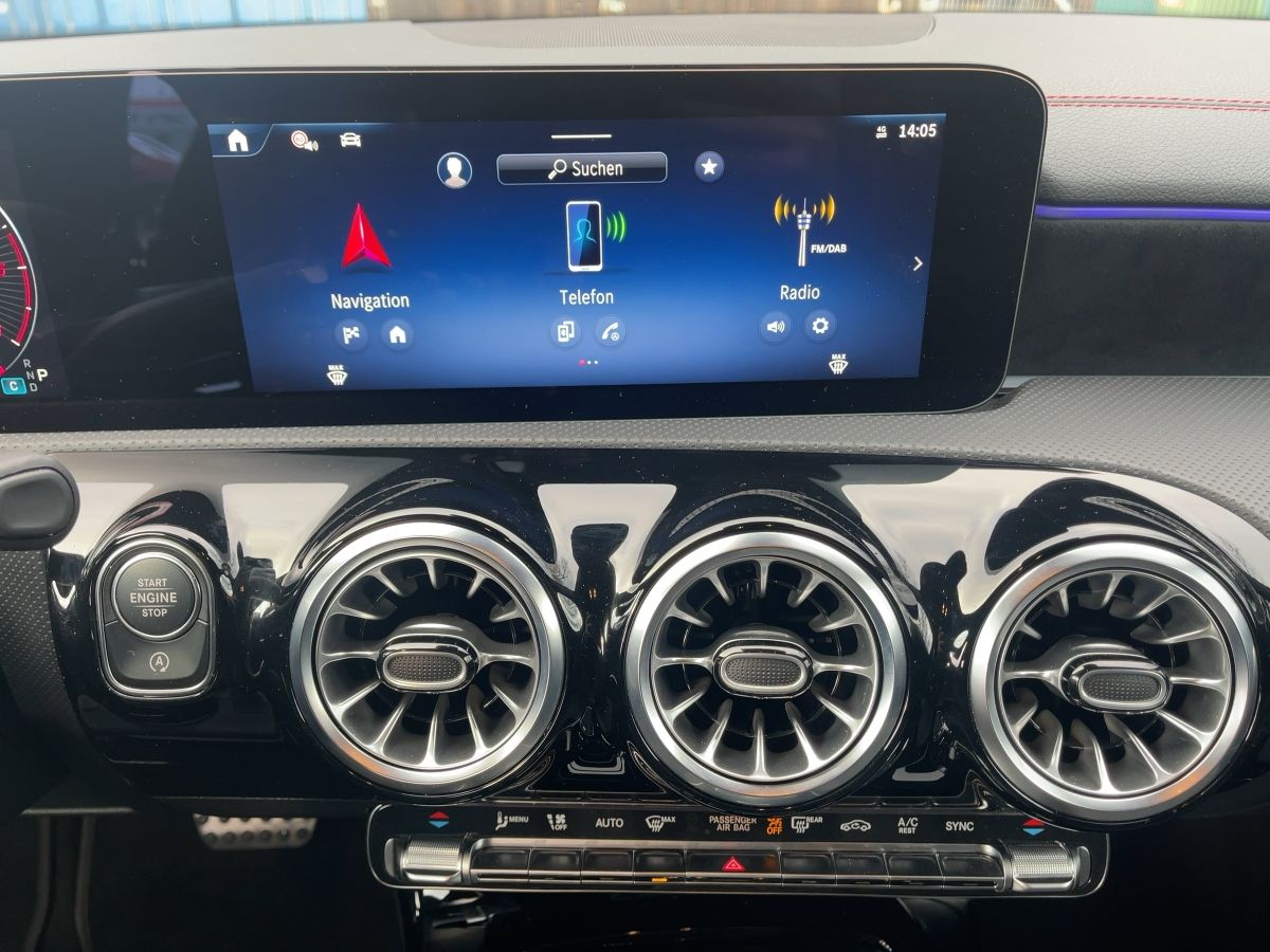 Fahrzeugabbildung Mercedes-Benz CLA 200 d Shooting Brake AMG/Night/360°/AHK