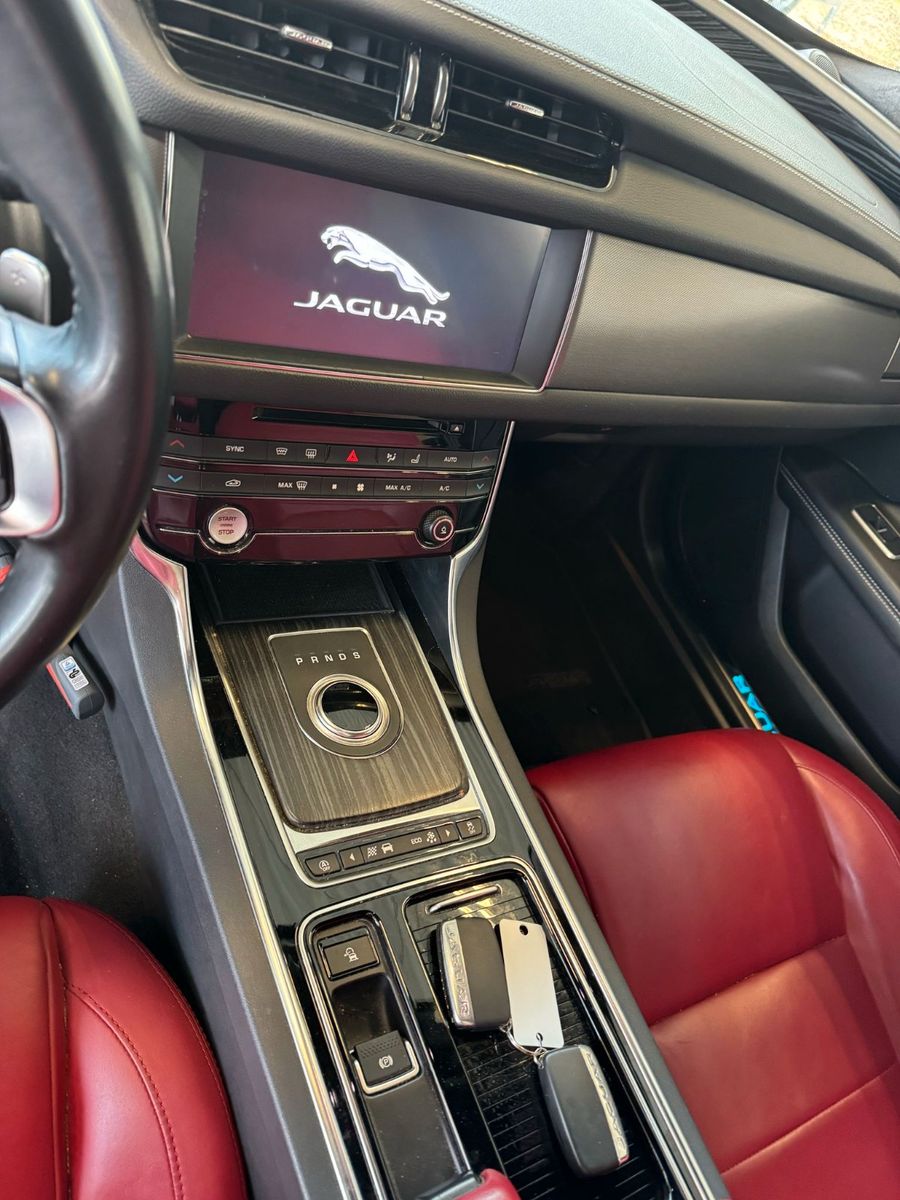 Fahrzeugabbildung Jaguar XF Sportbrake S