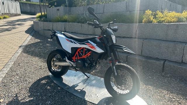 KTM 690 SMC R ARROW!