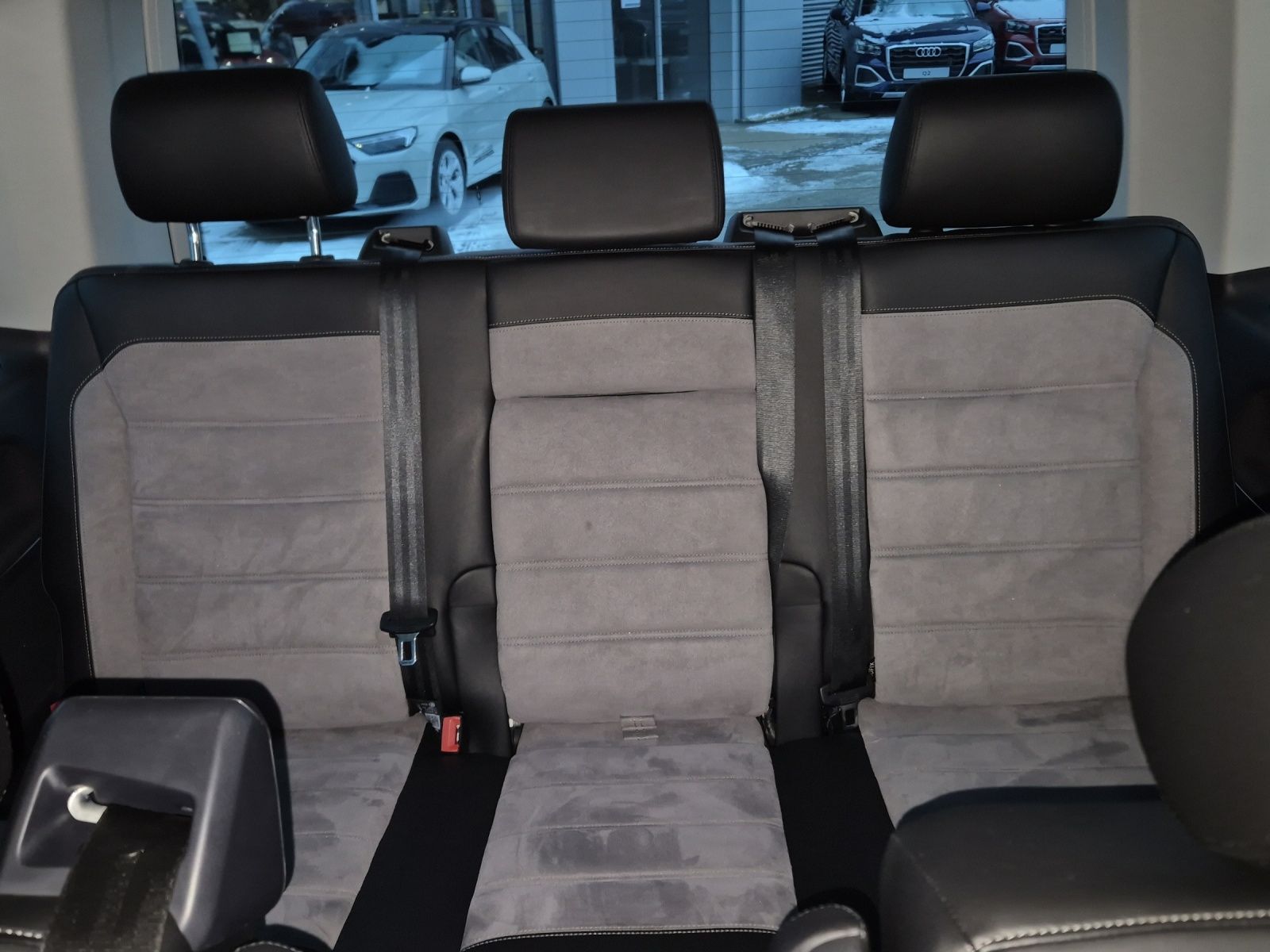 Fahrzeugabbildung Volkswagen T6 Multivan T6.1 TDI Gen-Six DSG Standhzg LED AH