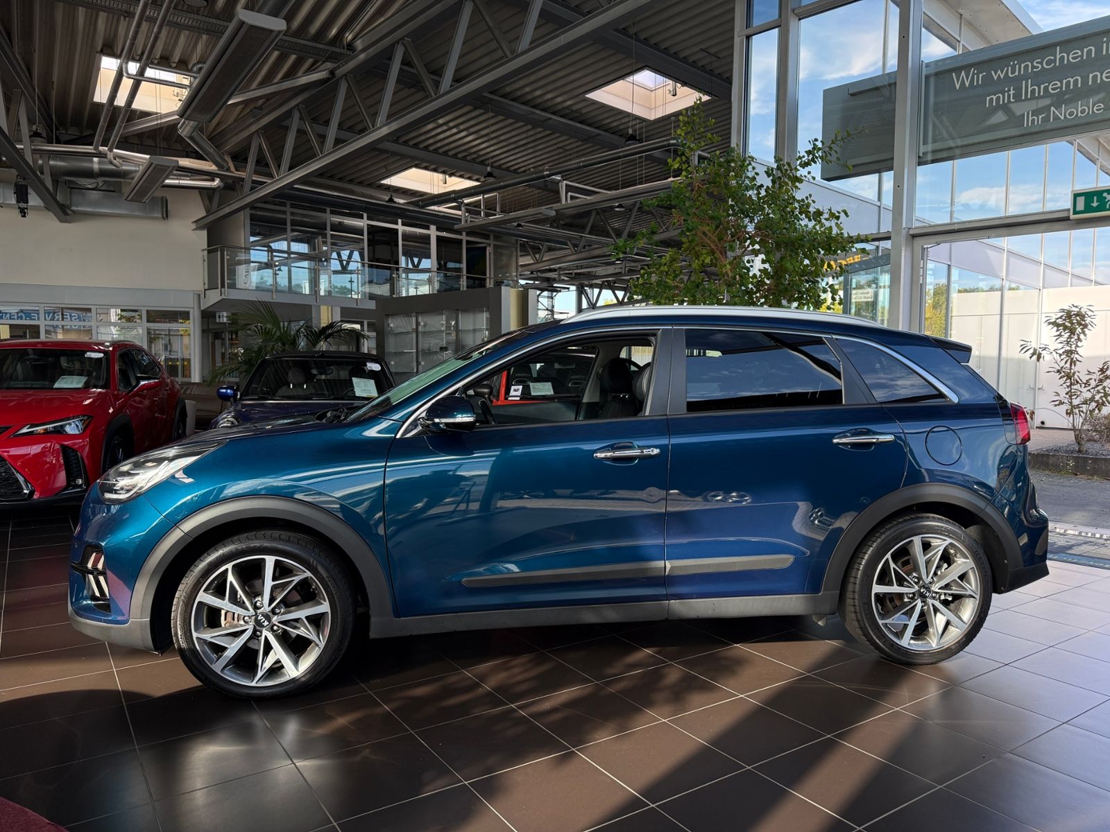 Fahrzeugabbildung Kia Niro Spirit Hybrid HEV AHK LED NAV SHZ