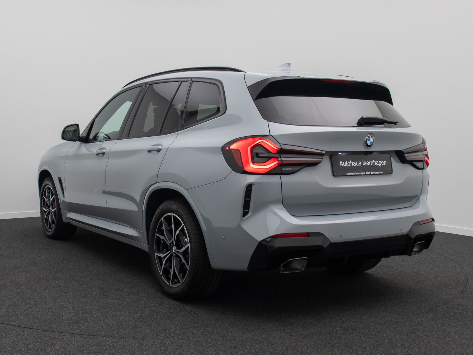 Fahrzeugabbildung BMW X3 xD30i M Sport Panorama Laser Kamera HUD HiFi