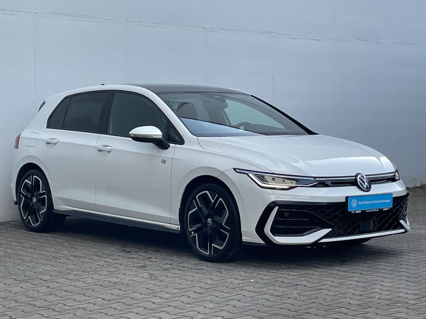 Golf VIII 1.5 eTSI DSG R-Line Pano/Standhzg/Kame