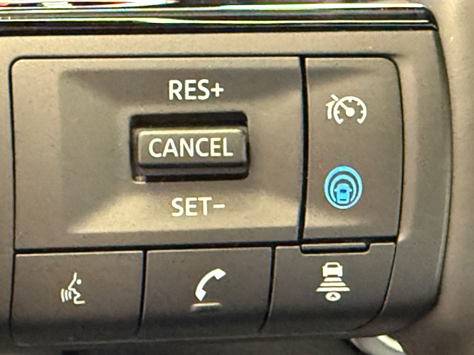 Fahrzeugabbildung Nissan Qashqai Tekna, 360° Kamera, Navi, WP, Panod.