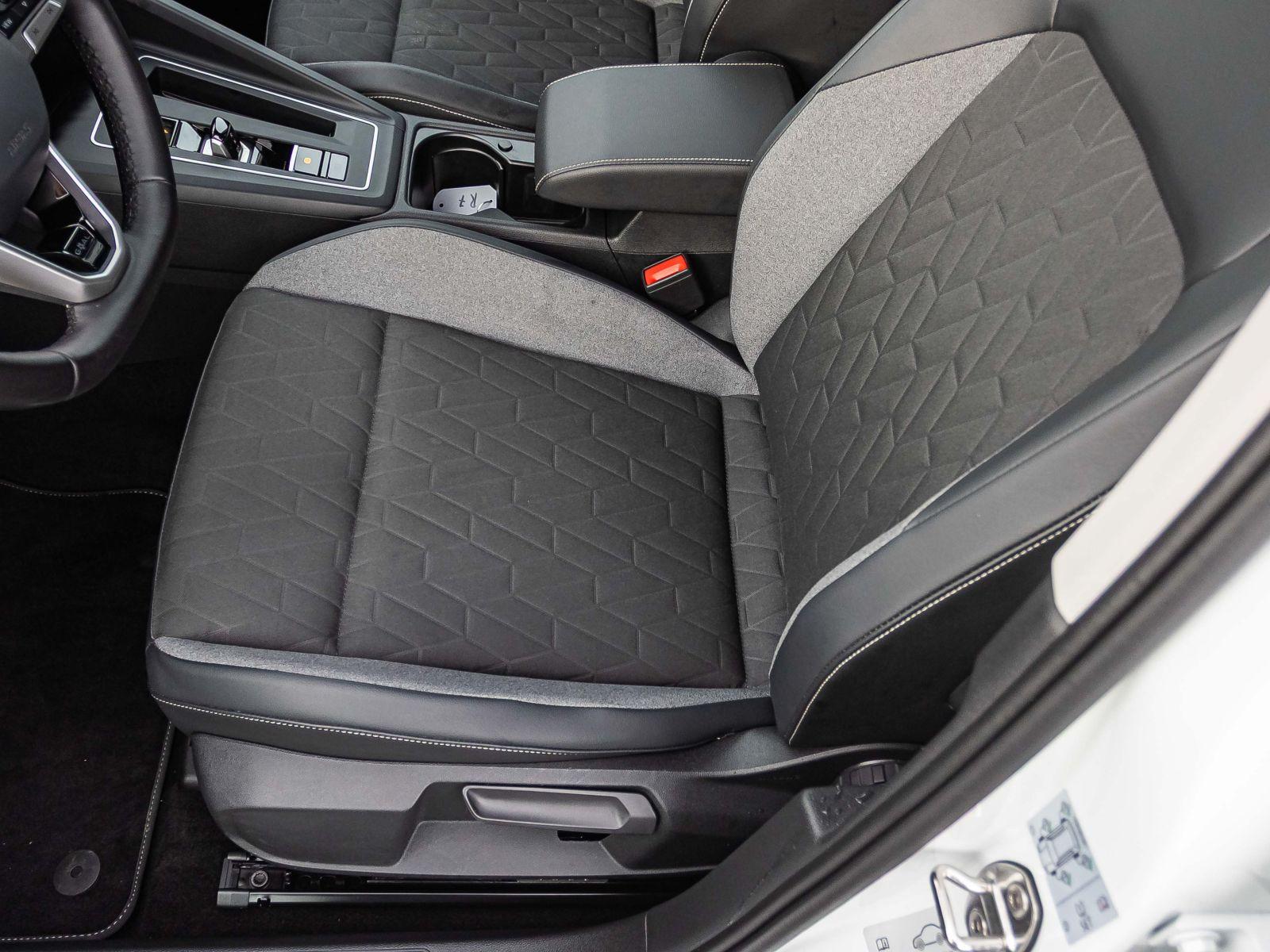 Volkswagen Golf VIII 1.5 eTSI Goal DSG Navi LED CarPlay ACC, миниатюра 8