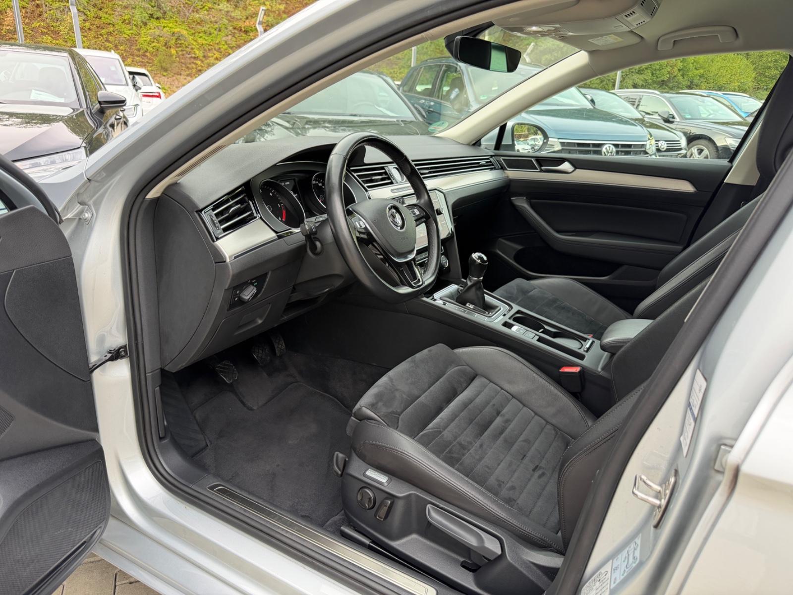 Volkswagen Passat Variant Highline/2,0 TDI 150PS/88120km/!