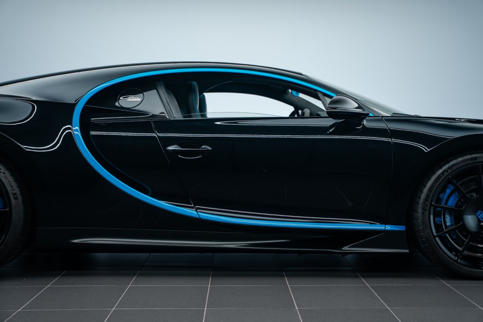 Fahrzeugabbildung Bugatti Chiron Pur Sport 1of60/SKY VIEW