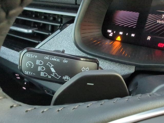 Fahrzeugabbildung SKODA Kamiq 1.0 TSI DSG Selection KAMERA PDC SMART LIN