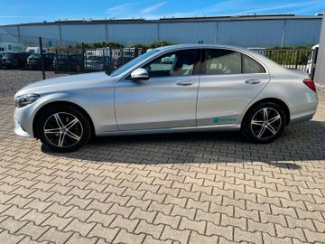 Fahrzeugabbildung Mercedes-Benz C 220 d / Avantgarde / 4Matic /Sport Fahrwerk