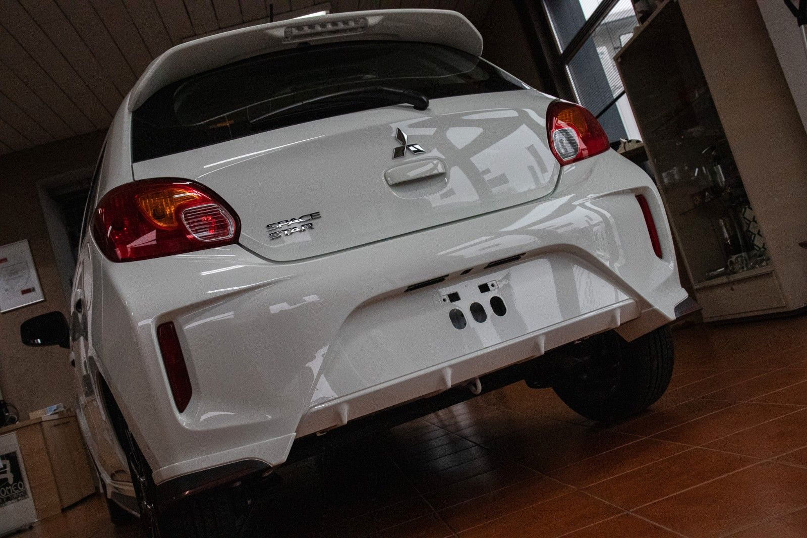Fahrzeugabbildung Mitsubishi Space Star 1.2 Select Zeisberg Corse Edition