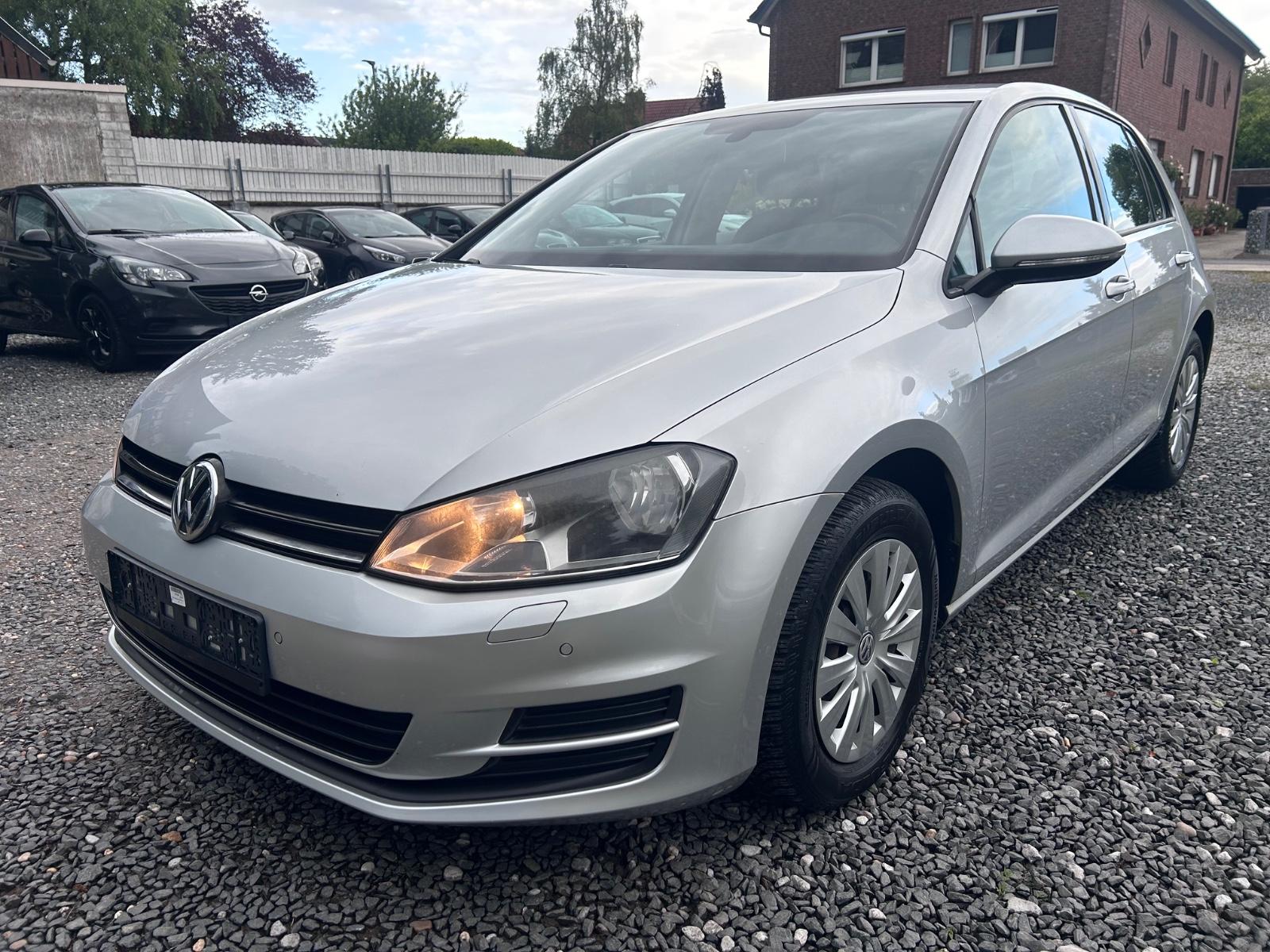 Volkswagen Golf VII Lim. Trendline BMT