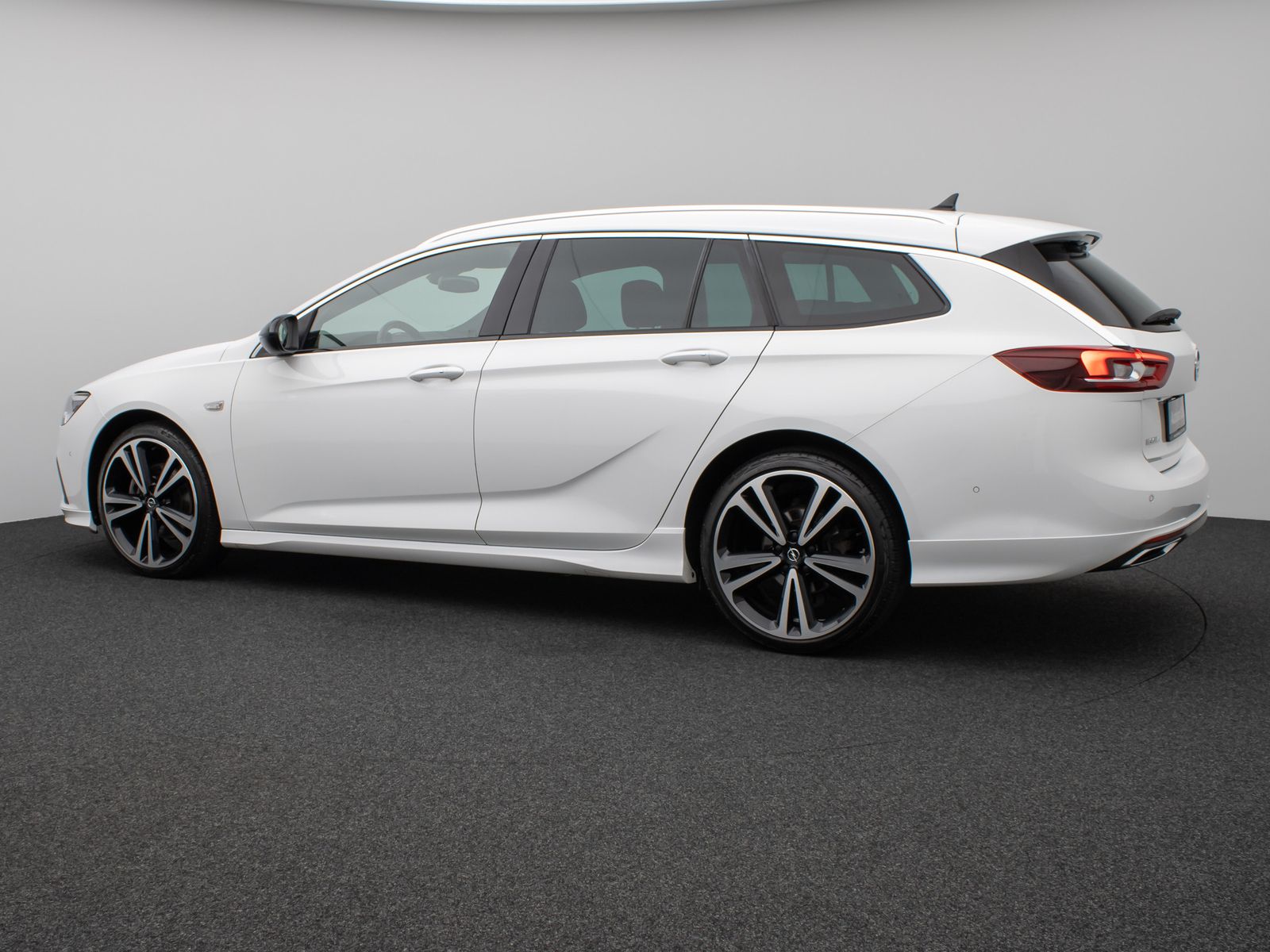 Fahrzeugabbildung Opel Insignia B Sports Tourer GS Line Plus 4x4 Kamera