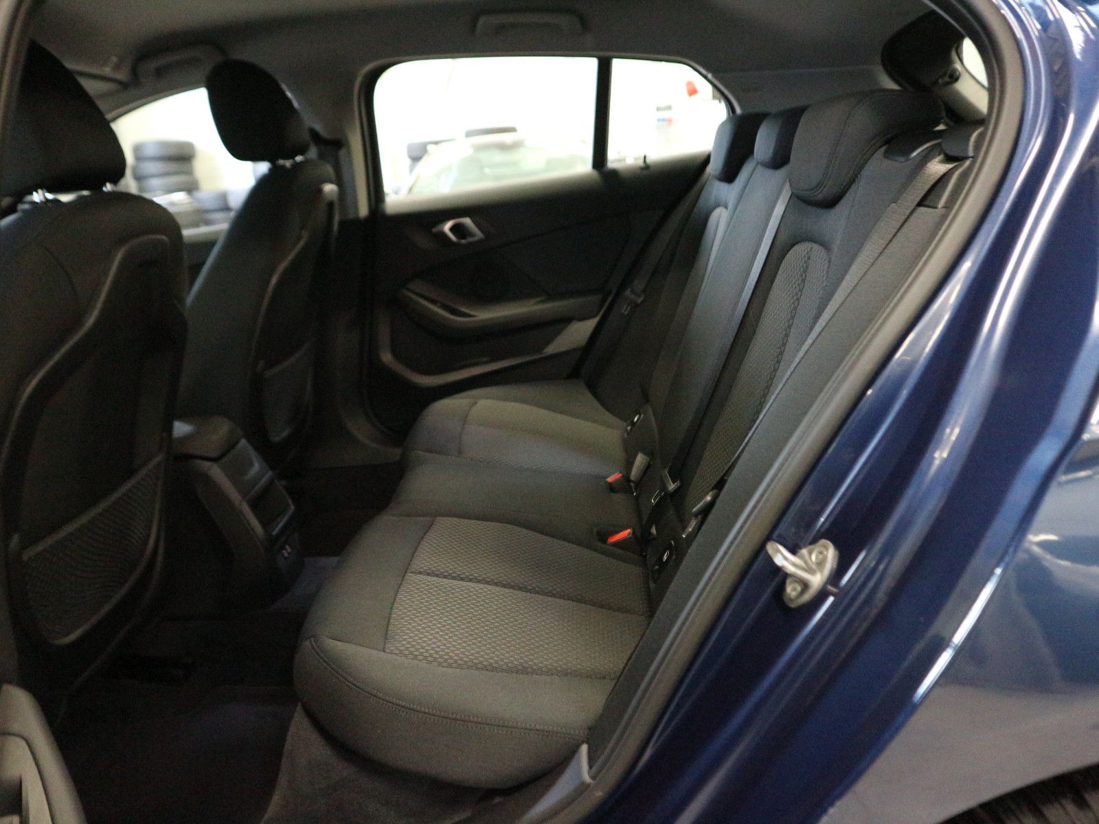 Fahrzeugabbildung BMW 118 i Advantage DAB GRA LED Nav PDC Live-Cockpit