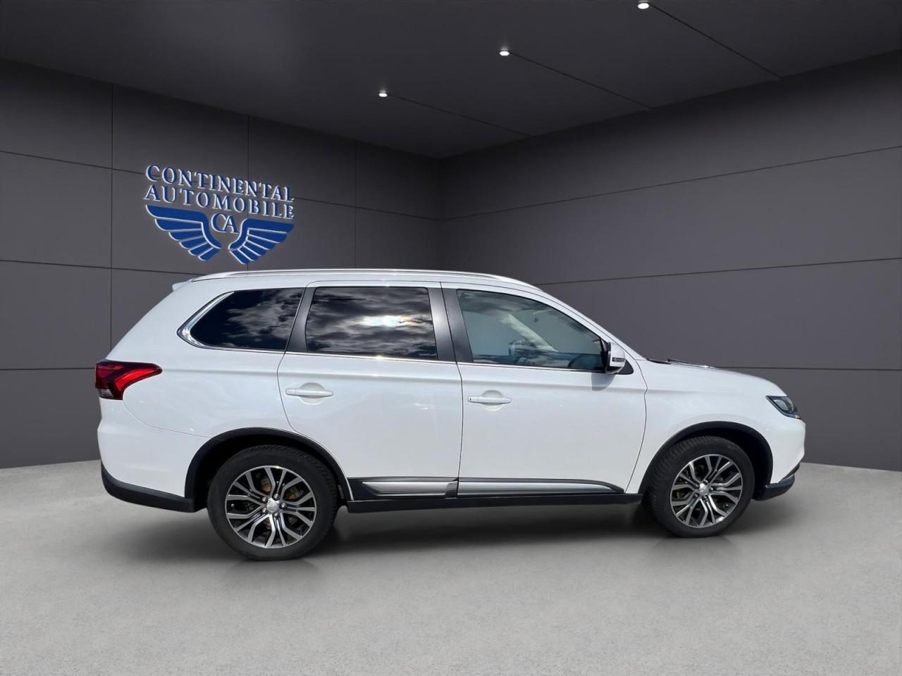 Mitsubishi Outlander 4x4 KLIMA,NAVI,PDC,360CAM,SHZ,XENON,BT