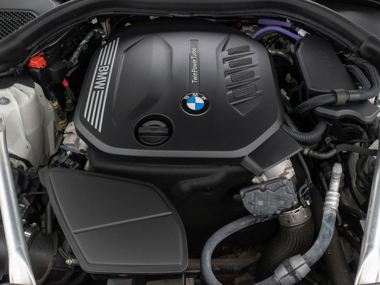 Fahrzeugabbildung BMW 520d xD Alarm DAB Kamera HiFi Belüftung Komfort