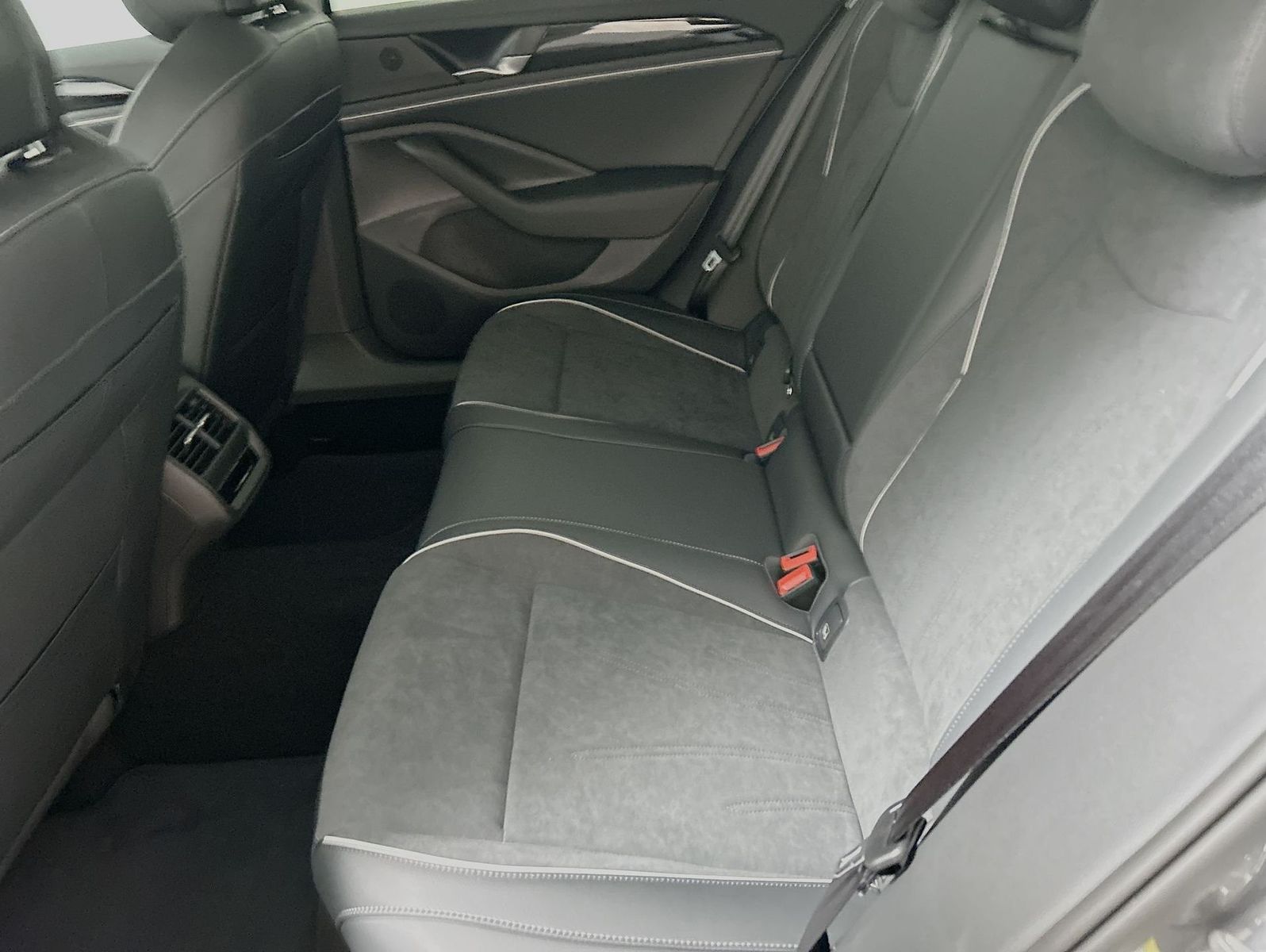 Volkswagen Passat - Bild 22