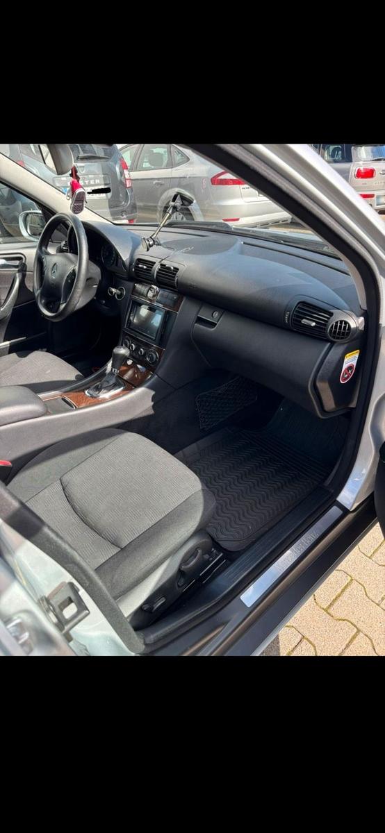 Mercedes-Benz C180 2006 — photo 15