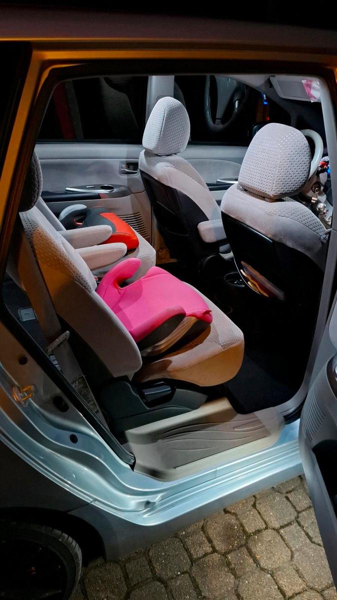 Mitsubishi Grandis 2006 — photo 13