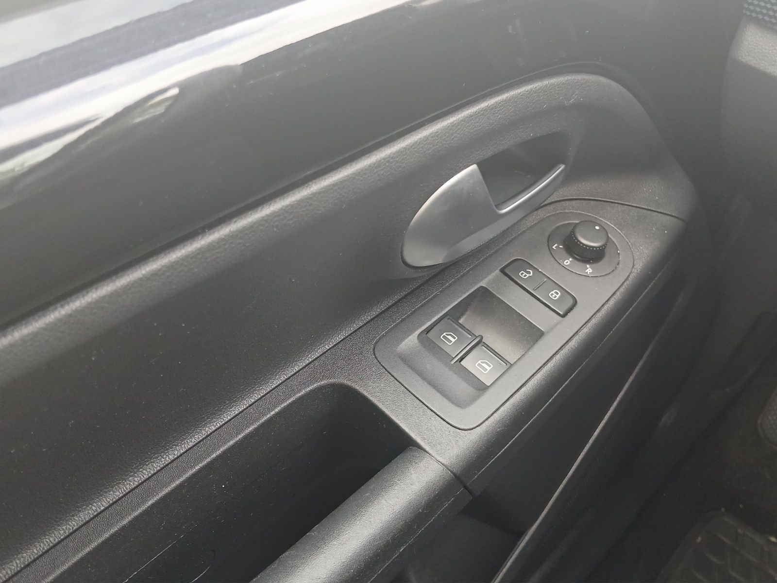 Fahrzeugabbildung Volkswagen up! Klima SHZ Tempomat RFK