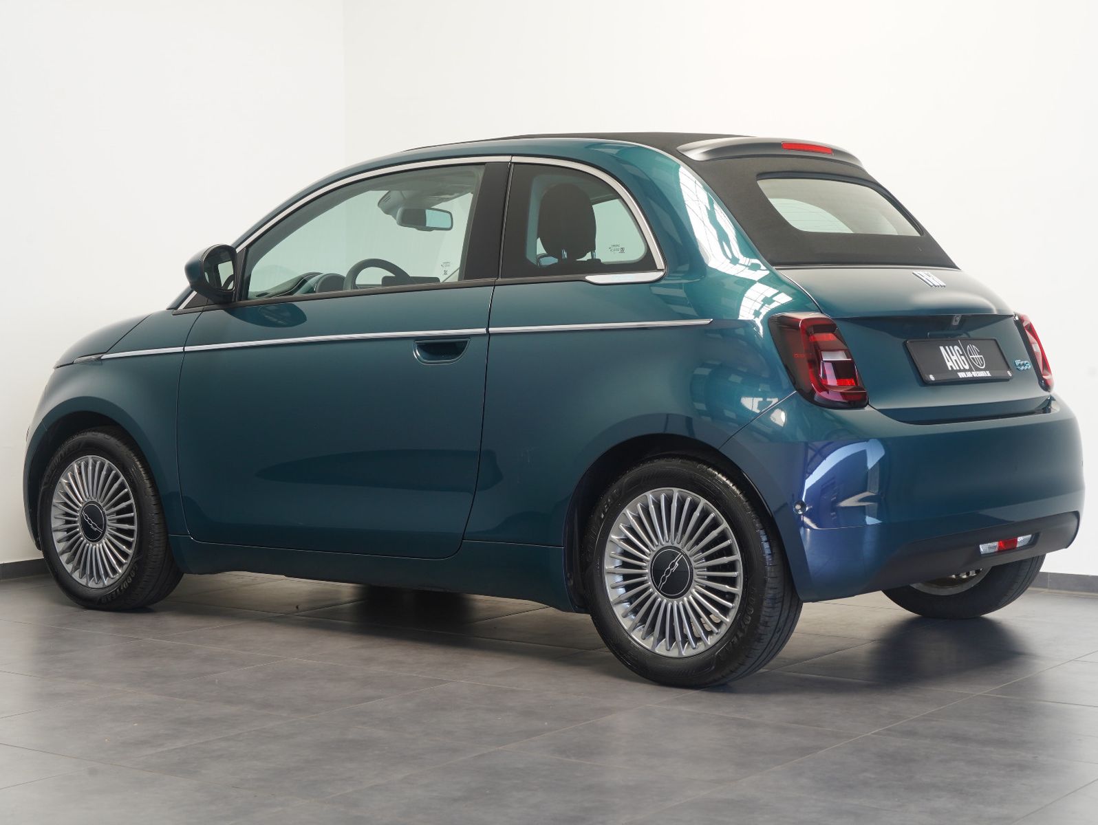 Fahrzeugabbildung Fiat 500e Cabrio 87KW/42kWh/DC-LADEN/CARPLAY/DAB/SOH