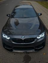 BMW M4 Coupé M4 - graue BMW M4