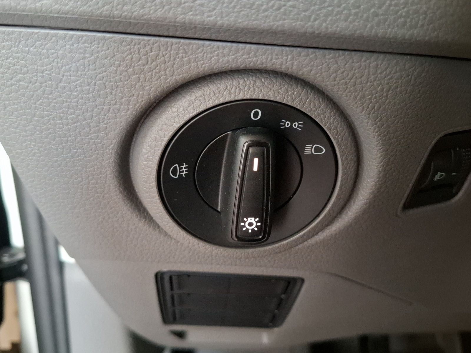 Fahrzeugabbildung Volkswagen Crafter Kasten 35 LR HD Klima DAB GRA RFK