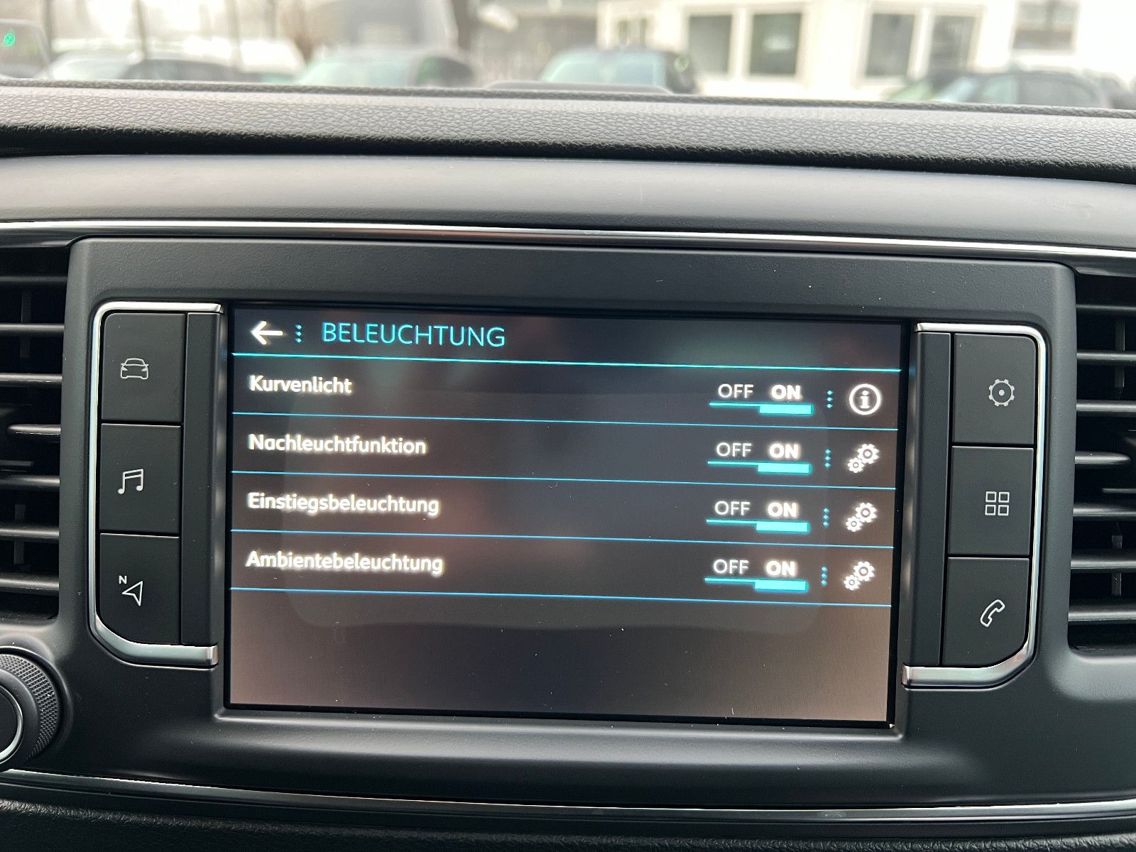Fahrzeugabbildung Peugeot Traveller Business VIP L2 7-SITZER ABSOLUT VOLL