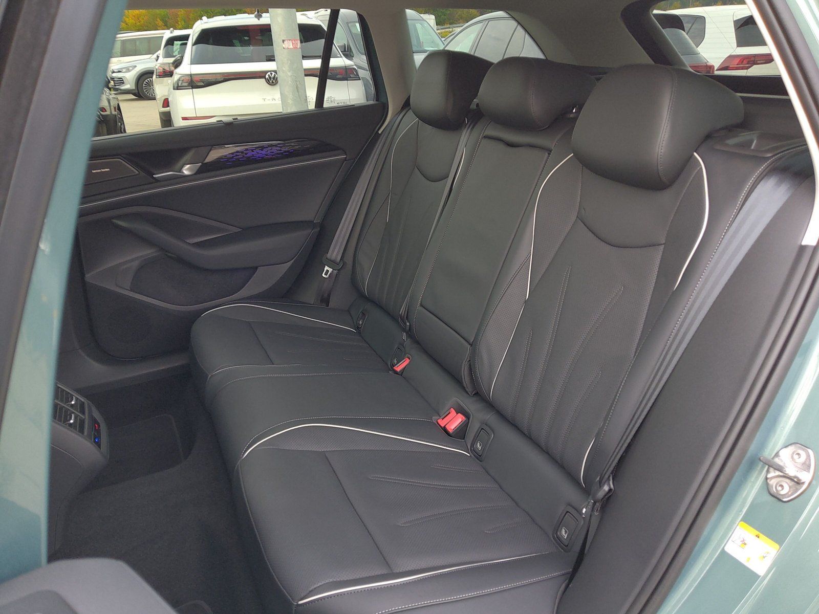 Volkswagen Passat - Bild 13