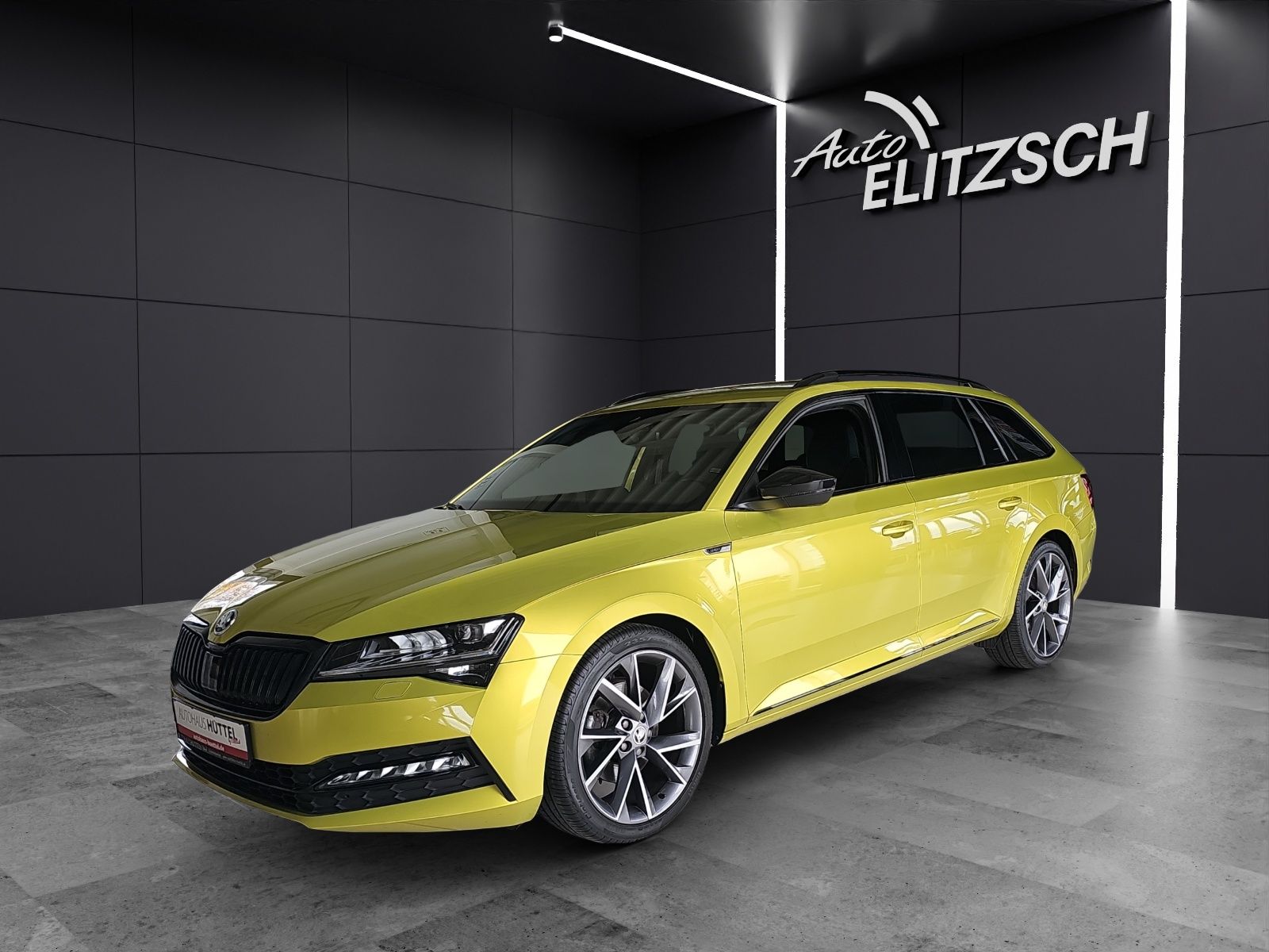 Fahrzeugabbildung SKODA Superb Combi Sportline 2.0 TSI DSG AHZV DCC ACC