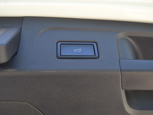 Touran 2.0 TDI DSG R-Line MEGA-VOLL/STAND-HZ/PAN