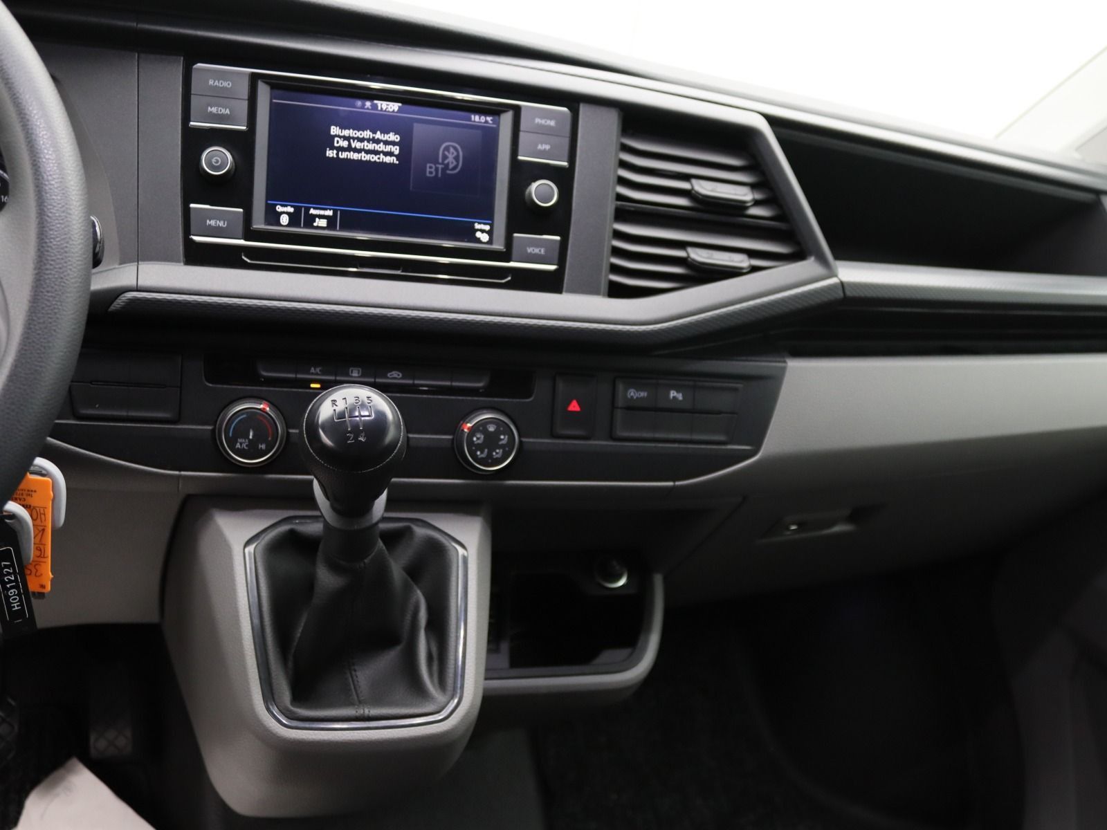 Volkswagen T6 Kombi - Bild 17