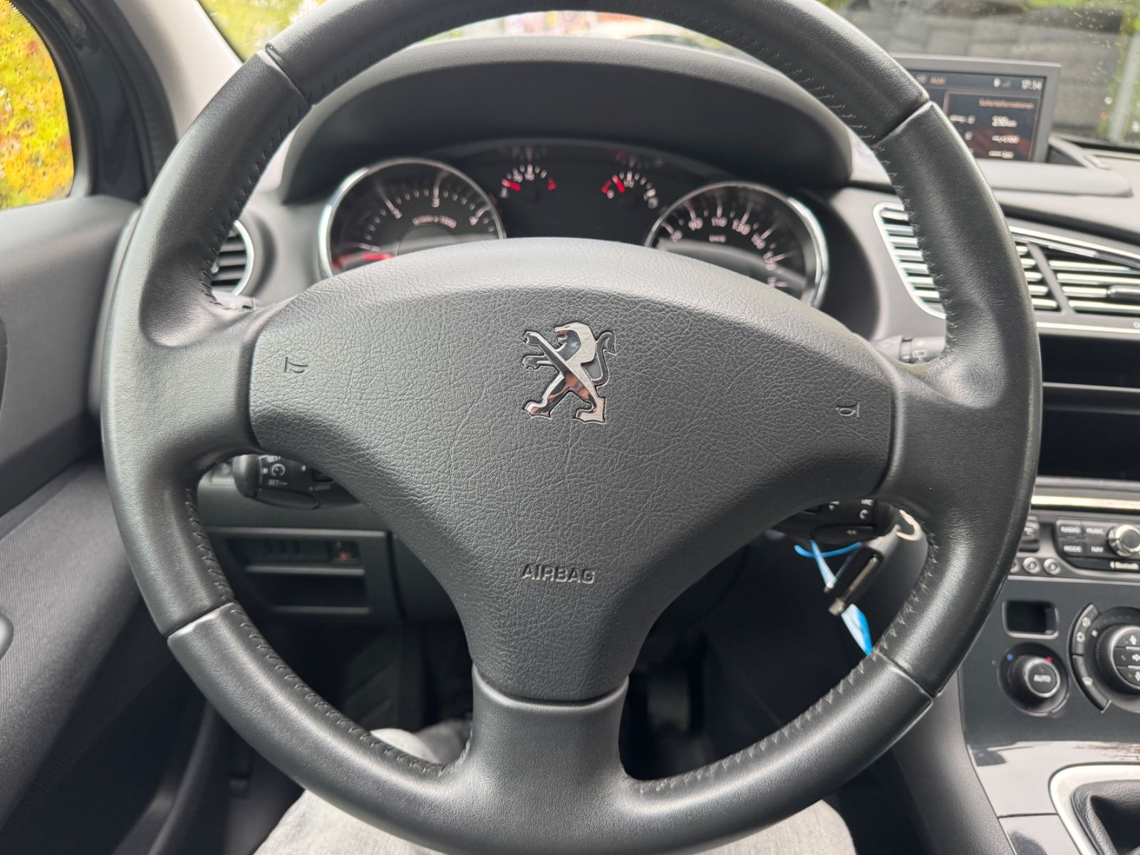 Fahrzeugabbildung Peugeot 3008 Active Navi