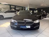 BMW 520 PANO STHZG HUD HARMAN KARDON AHK LED TOP - schwarze BMW 520