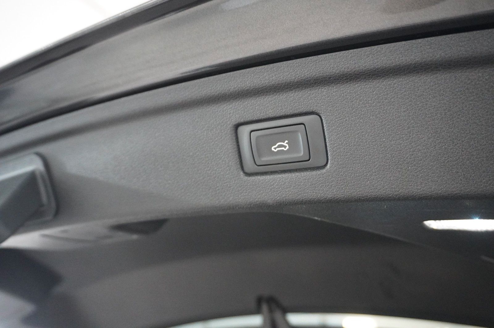 Fahrzeugabbildung Audi A5 Sportback 45 TFSI QUATTRO S-LINE NAVI/MATRIX